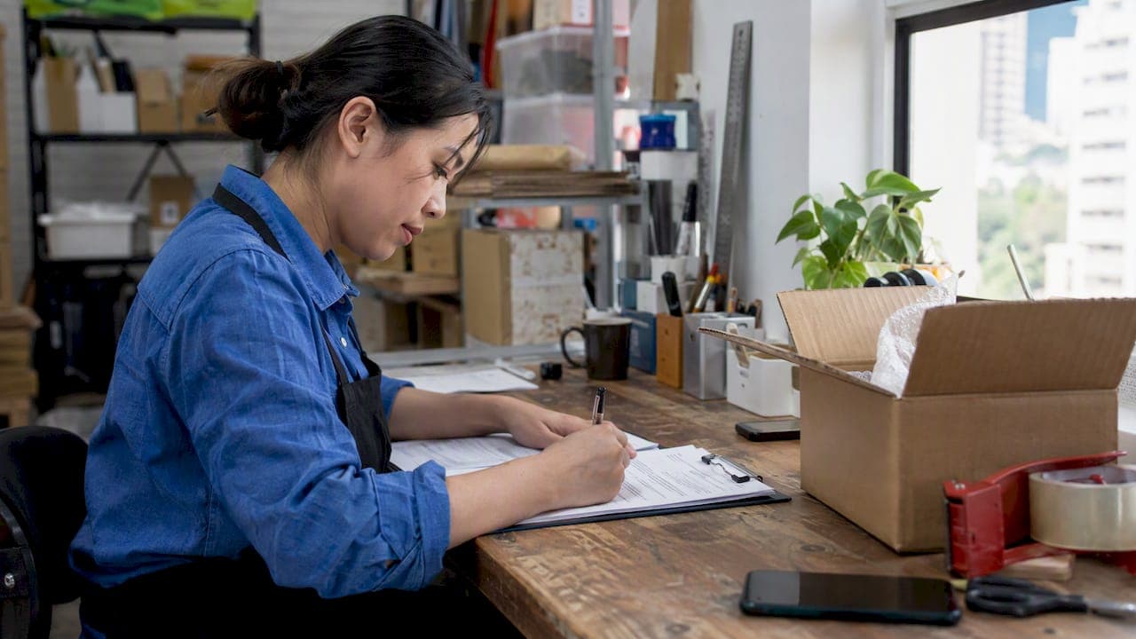 Commercial Invoice Requirements: What to Include and Why